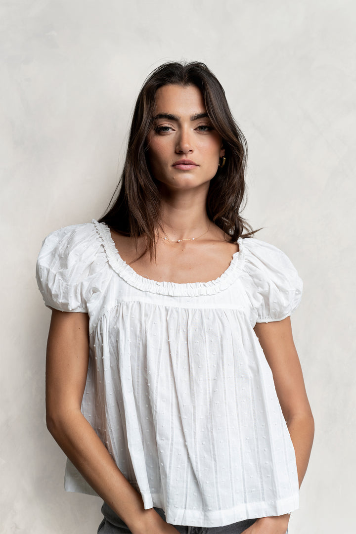 20260612_StudioWebCrop_984